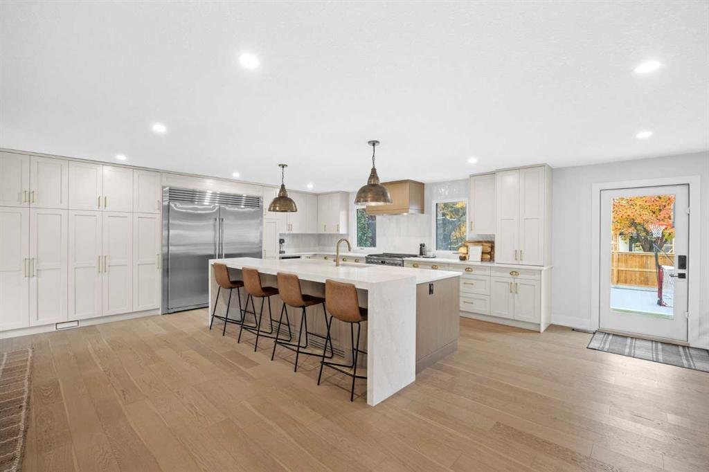 House in Calgary, Alberta, Canada 4 - 19127810