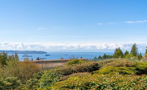 House in West Vancouver, British Columbia, Canada 1