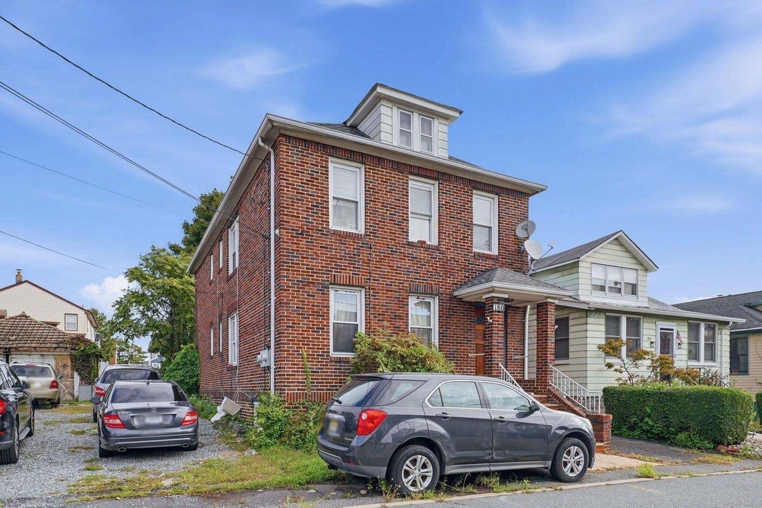 House in Secaucus, New Jersey, United States 2 - 19120907