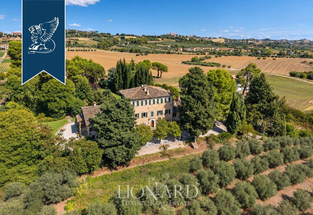 Villa en Monsampolo del Tronto, Marcas, Italia 1 - 19126578