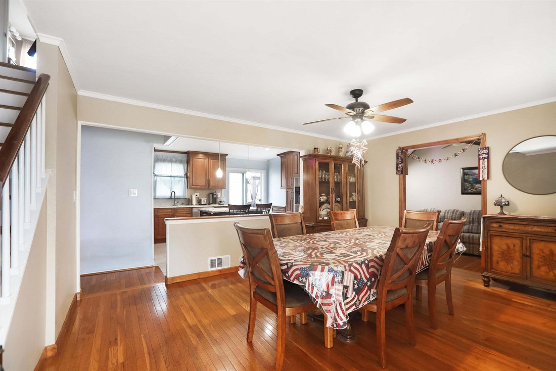 House in Woodbridge Township, New Jersey, United States 3 - 19120823
