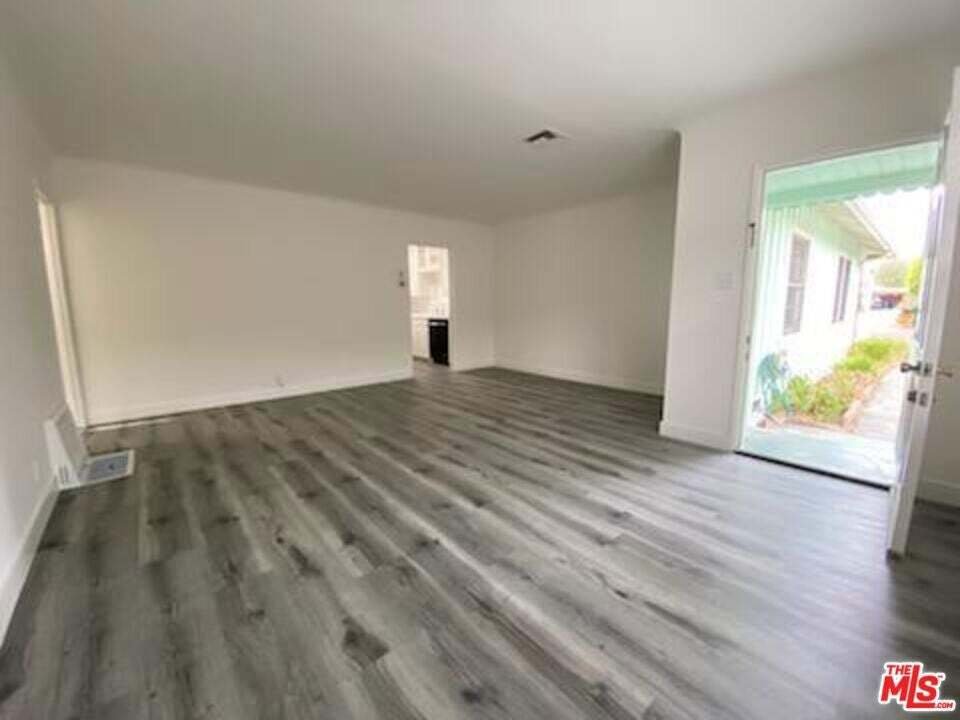 Culver City, California, United States 4 - 19136401