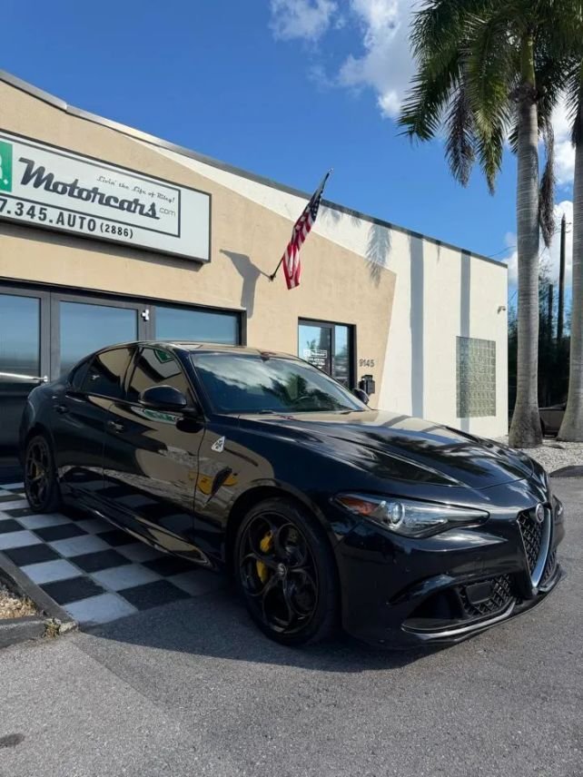 Sedan in Pinellas Park, FL, United States 3 - 19127310