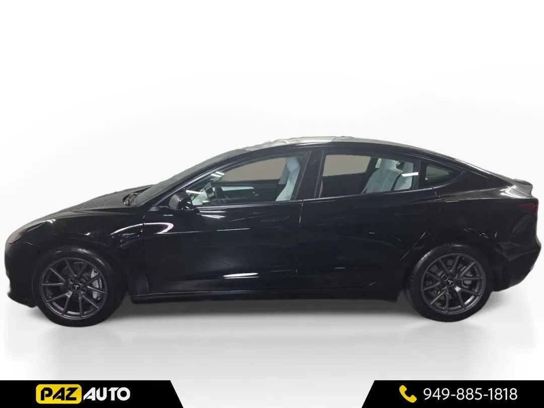 Sedan in Laguna Hills, CA, United States 2 - 19134067