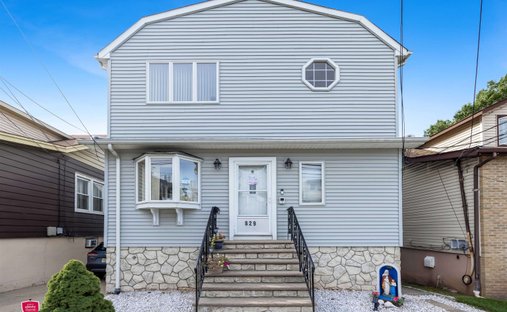 House in Secaucus, New Jersey, United States 1