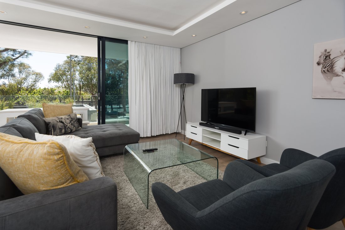 Apartment in Green Point, Atlantic Seaboard, Cape Town 4 - 19123505