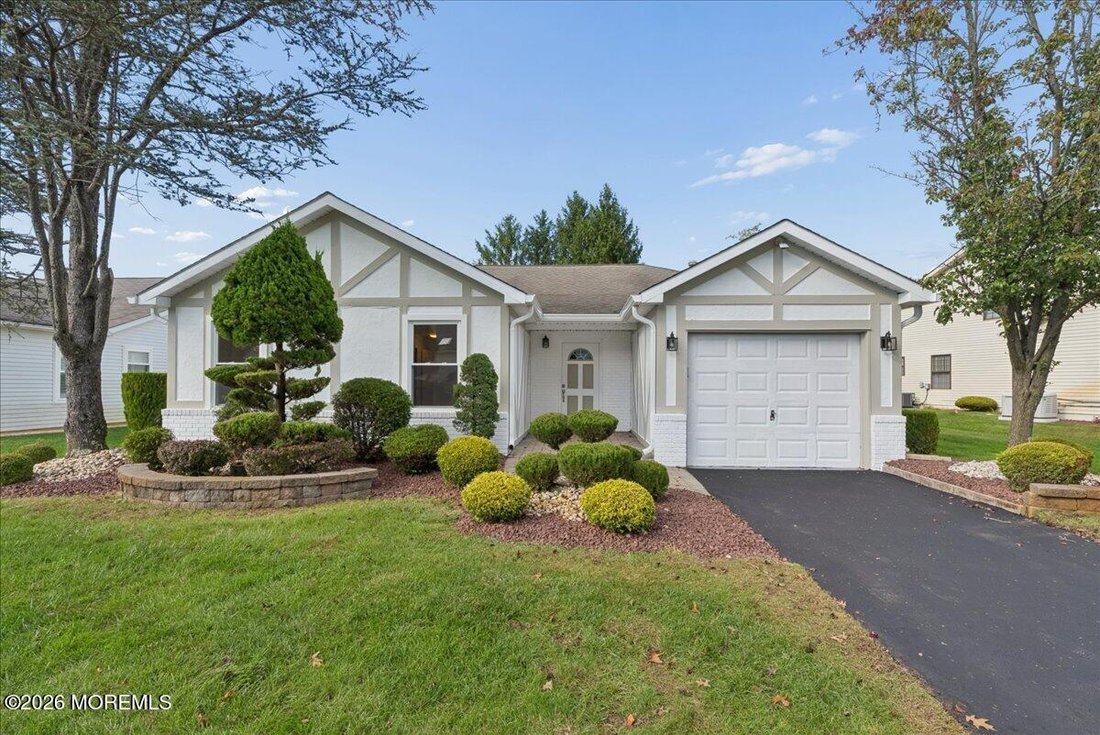 House in Marlboro Township, New Jersey, United States 1 - 19121369