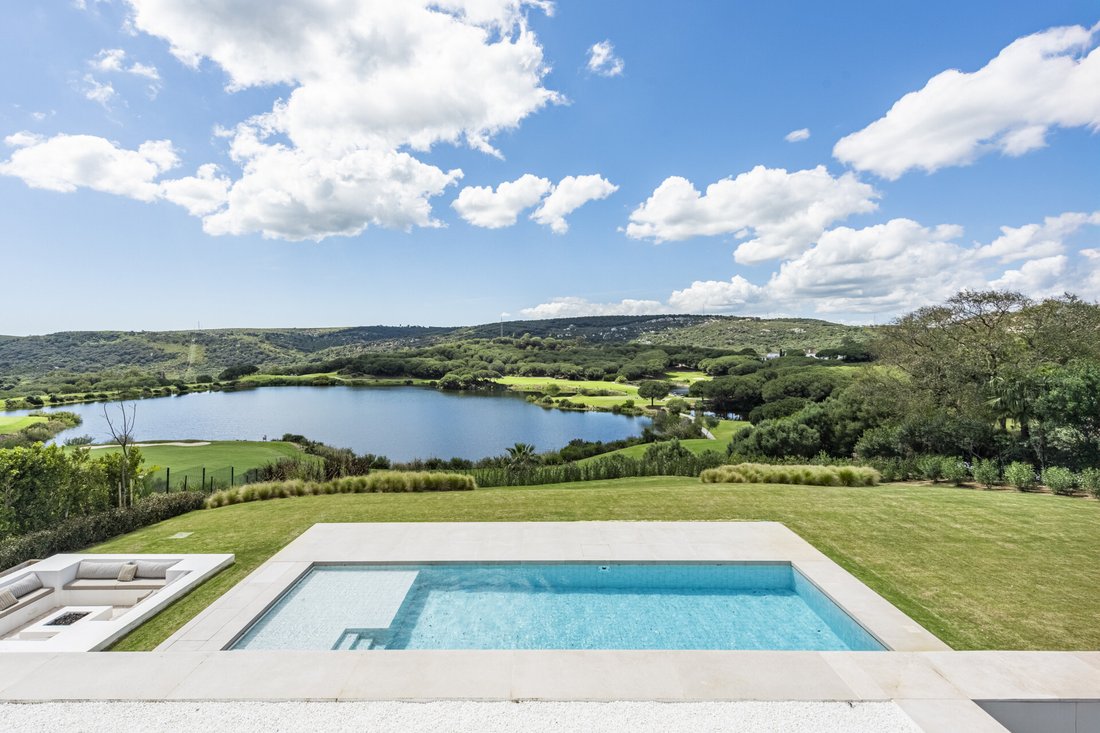 Villa in Sotogrande, San Roque, Andalusia 2 - 19128470
