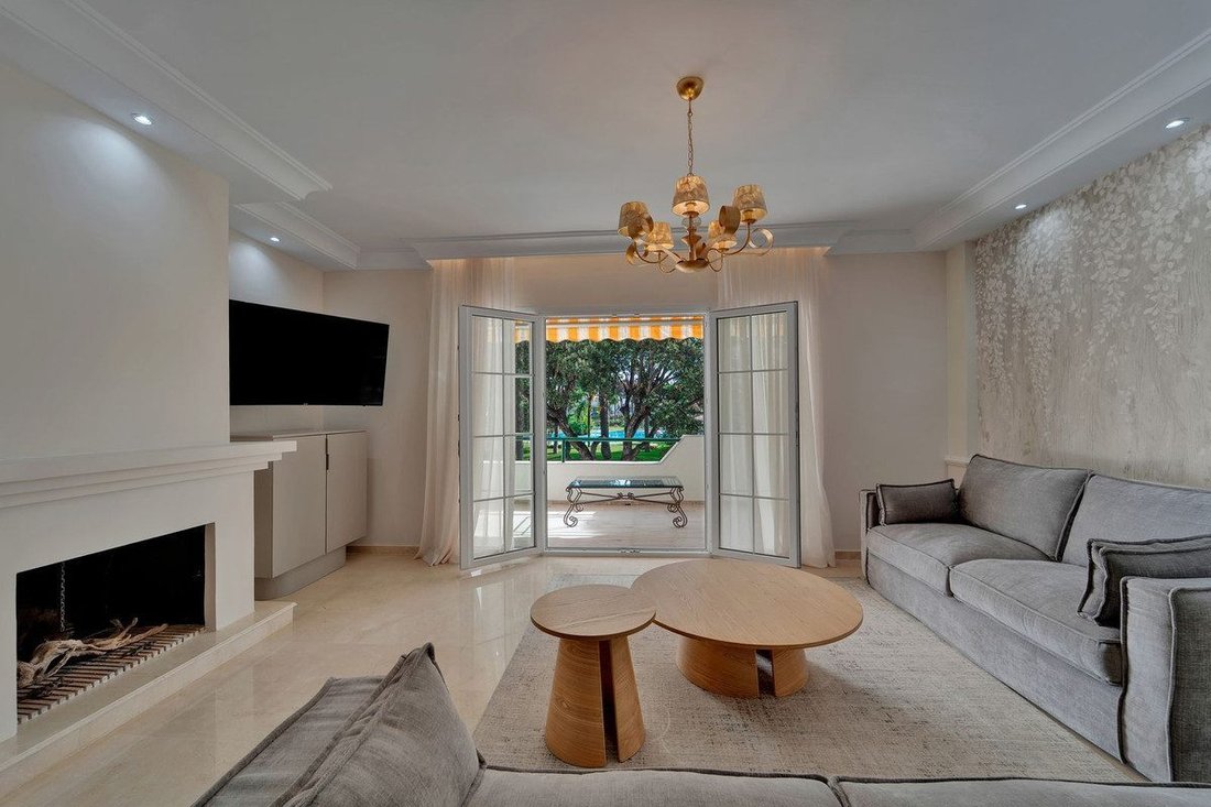 Apartment in Atalaya-Isdabe, Estepona, Andalusia 1 - 19132378