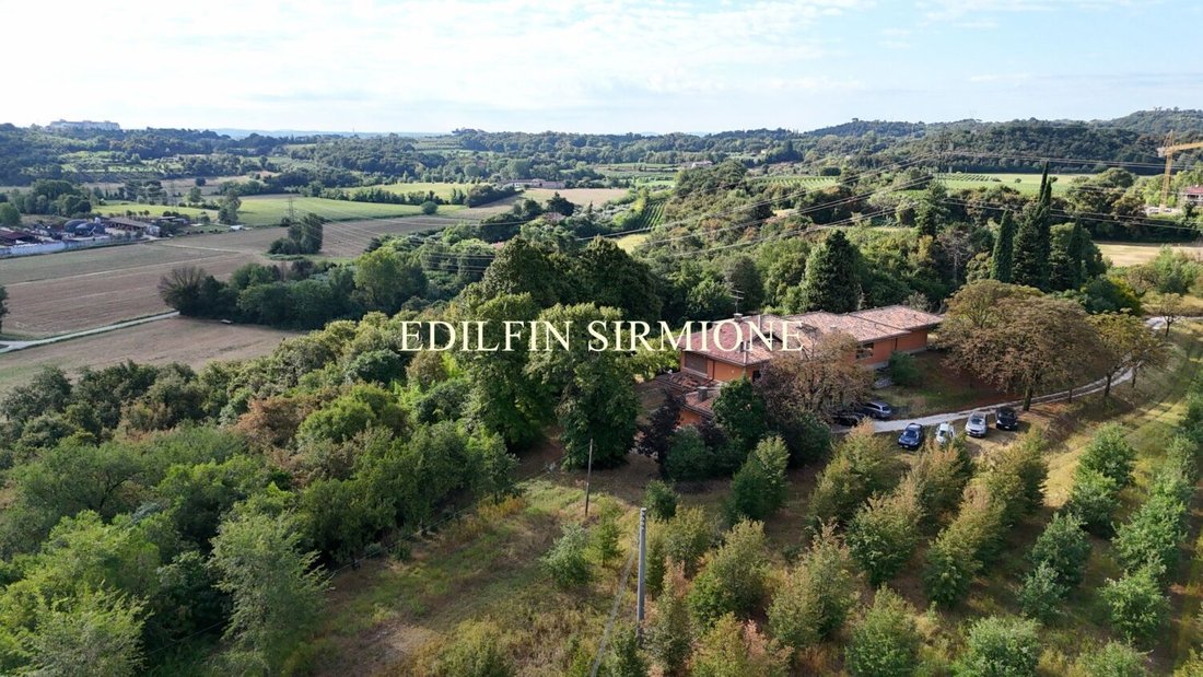 Villa in Lonato 2, Lonato del Garda, Lombardy 1 - 19036951