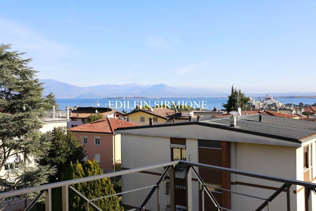 Penthouse in Centro Storico, Desenzano del Garda, Lombardy 4 - 16832617