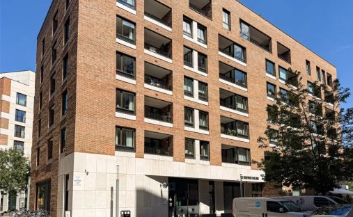 Apartment in St Leonard Shoreditch, Hackney, England 1
