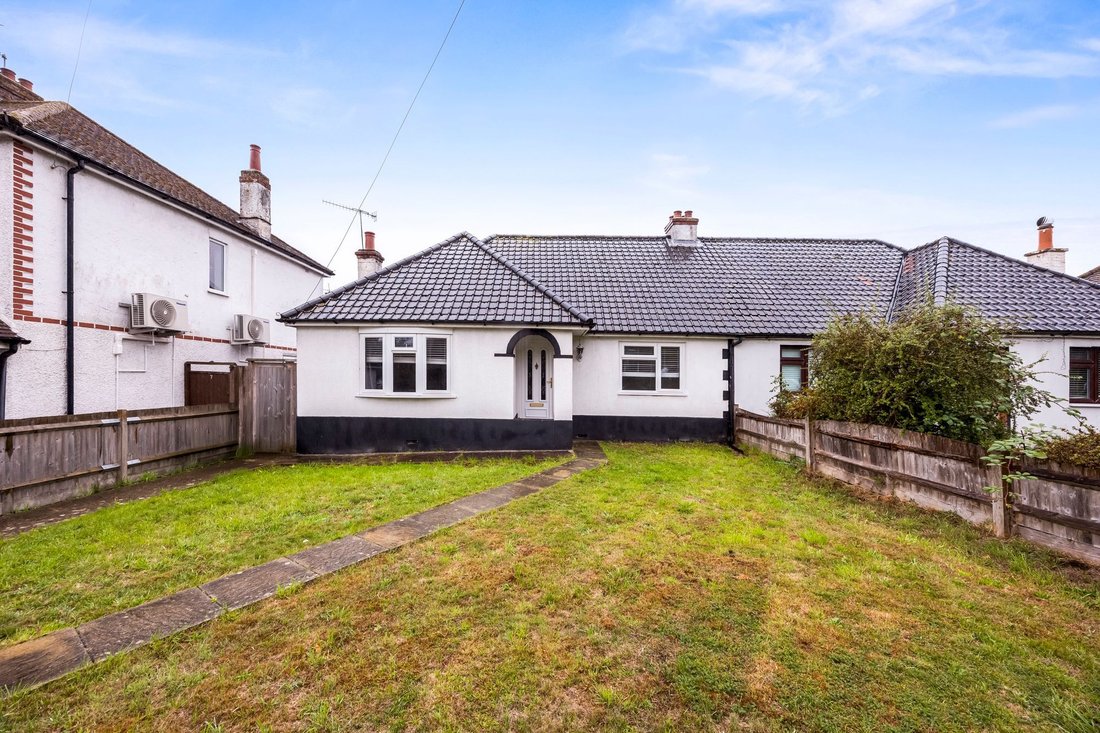 Bungalow in North Lancing, Sompting, England 1 - 19131175