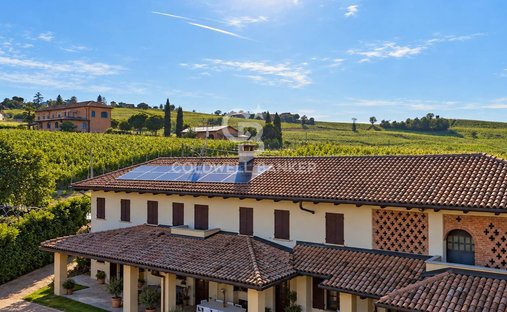 Farm Ranch in Costigliole d'Asti, Piemont, Italien 1
