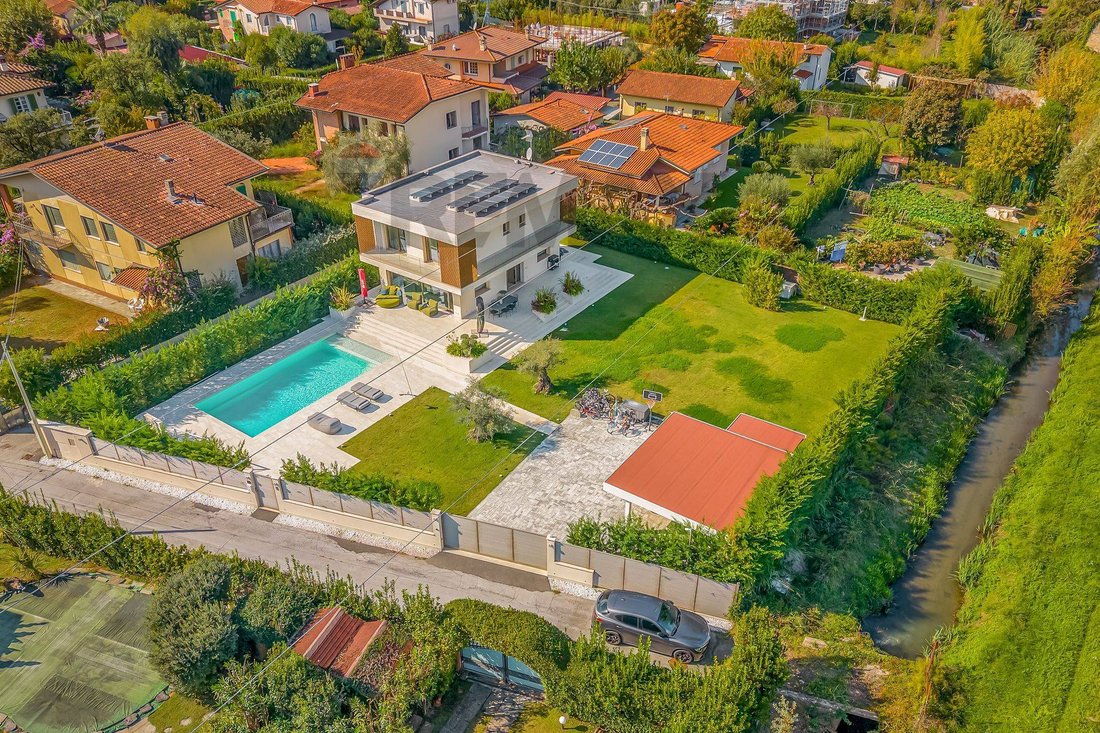 Villa in Vittoria Apuana, Forte dei Marmi, Tuscany 3 - 19127742