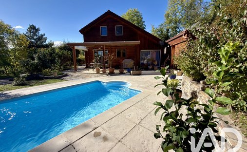 Haus in Ludesse, Auvergne-Rhone-Alpen, Frankreich 1