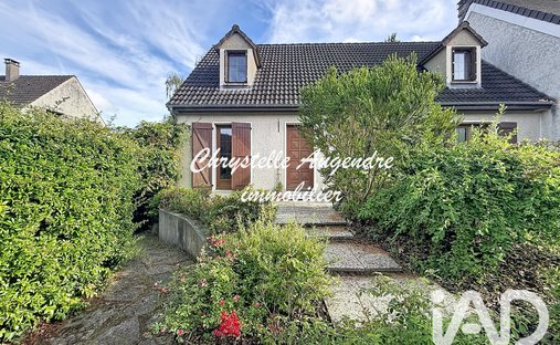 House in Lozère, Palaiseau, France 1