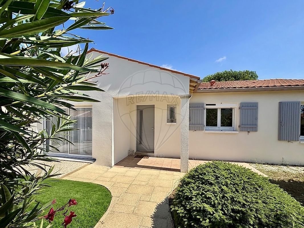 House in Saint-Palais-sur-Mer, Nouvelle-Aquitaine, France 2 - 19129289