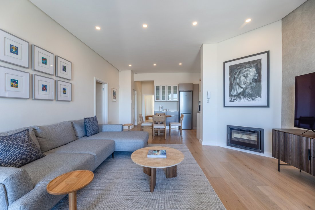 Apartment in Sea Point, Atlantic Seaboard, Cape Town 4 - 19123531
