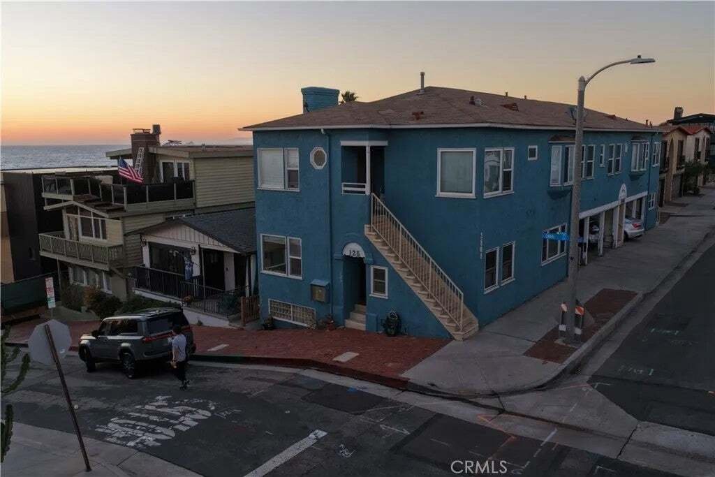 Manhattan Beach, California, United States 5 - 19125518