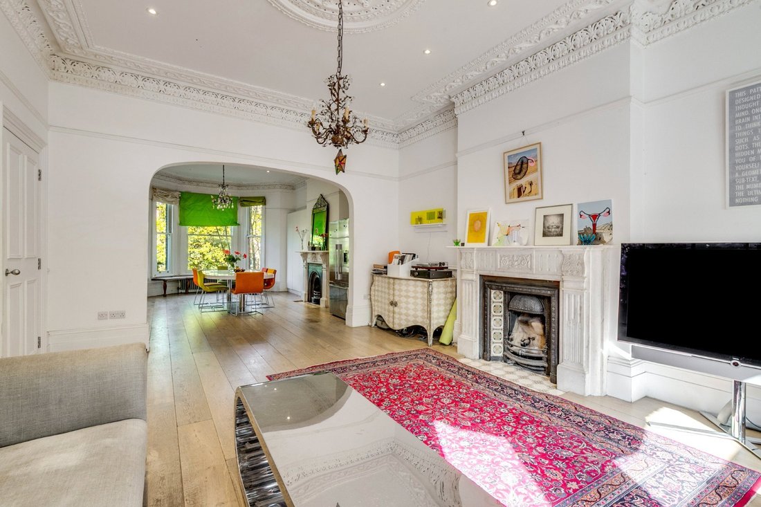 House in Swiss Cottage, Camden, England 3 - 19134870