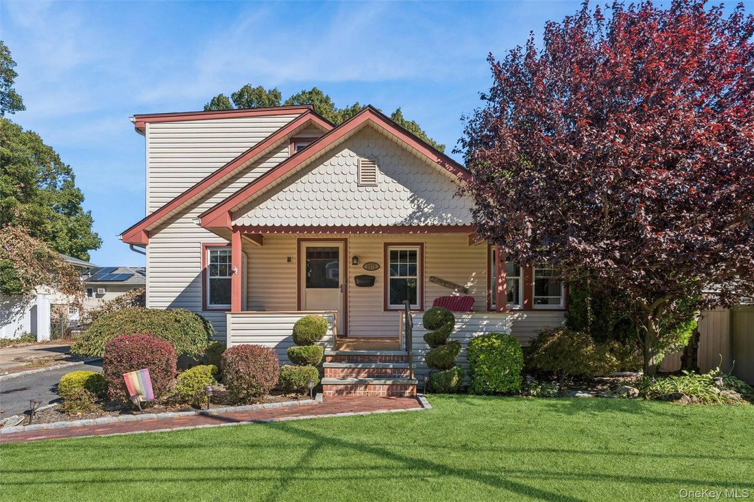 House in Merrick, New York, United States 1 - 19126212