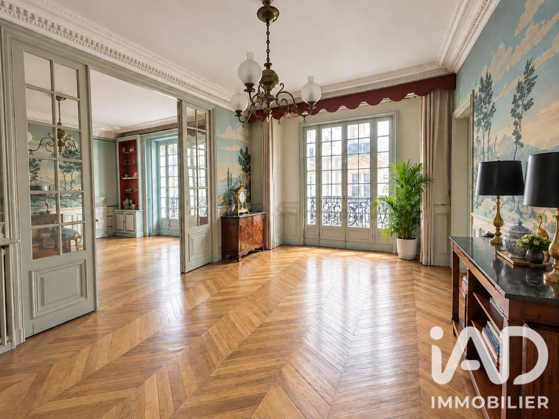 Apartment in Ecole Militaire, Paris 7e Arrondissement, Paris 5 - 19130133