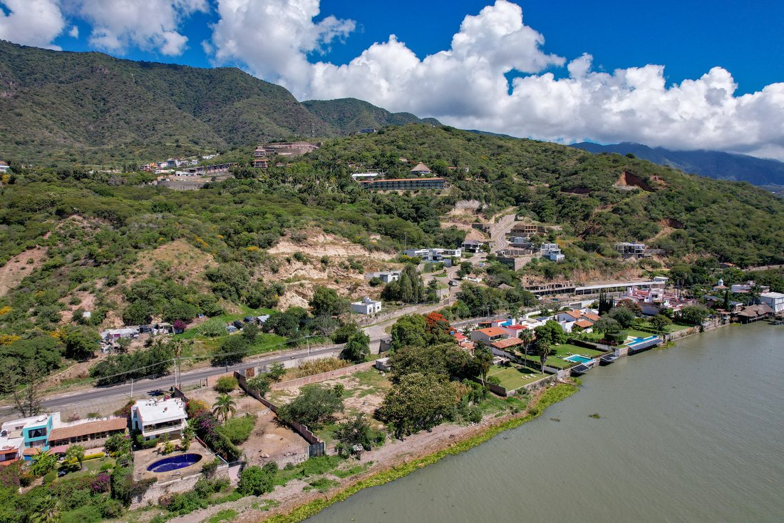 Land in Jocotepec, Jalisco, Mexiko 1 - 19136045