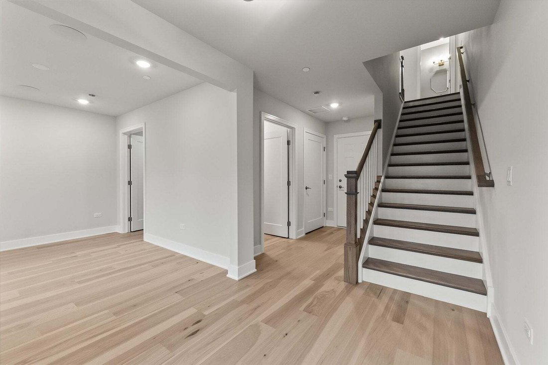 Townhouse in Naperville, Illinois, United States 3 - 19132150