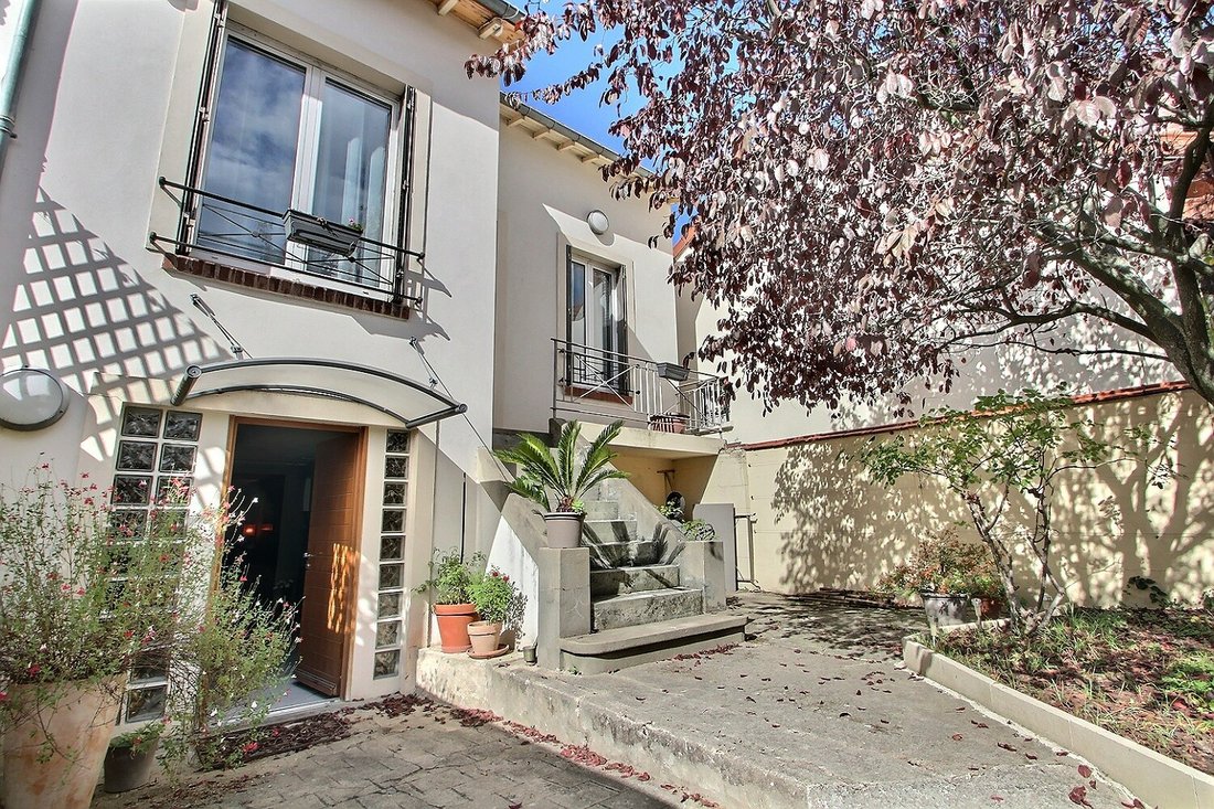 Villa in Centre, Nanterre, France 1 - 19131309