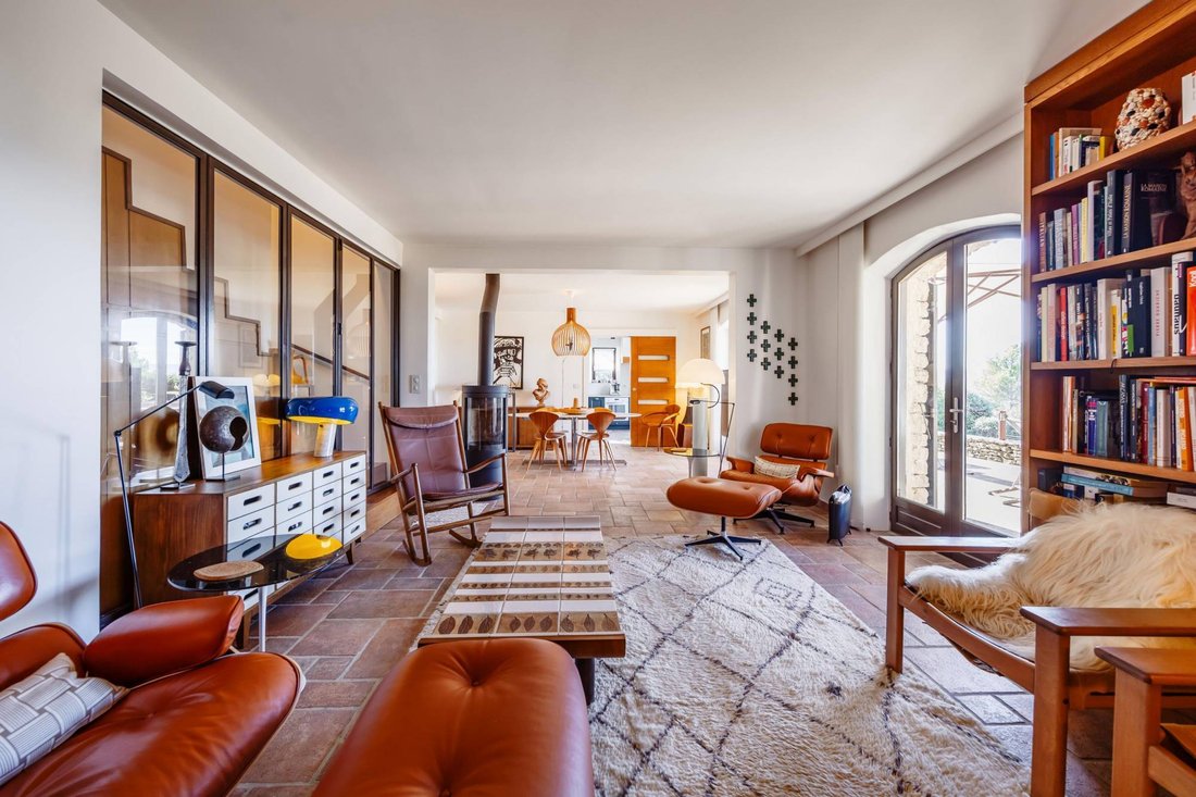 Estate in Gordes, Provence-Alpes-Côte d'Azur, France 5 - 19126257