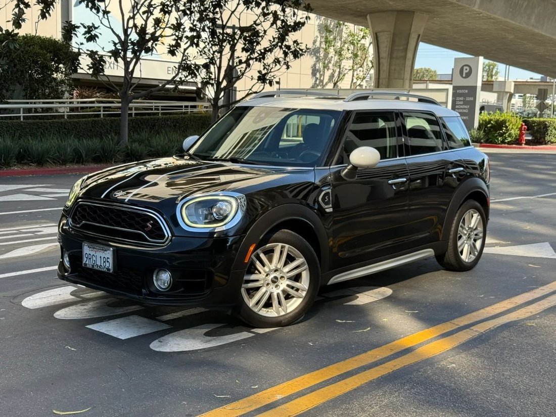 Coupe in Inglewood, CA, United States 1 - 19135726