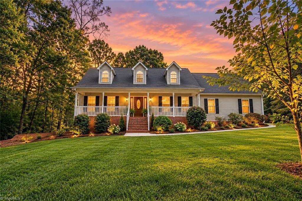 Casa en Walnut Cove, Carolina del Norte, Estados Unidos 1 - 19130686