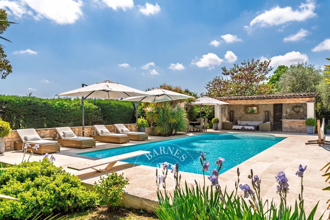 Villa en Nord, Roquefort-les-Pins, Francia 1 - 17803553