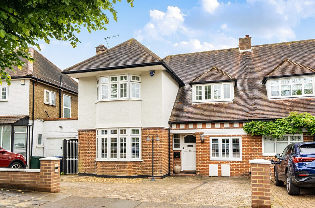 House in Barnet, England 1 - 19130882