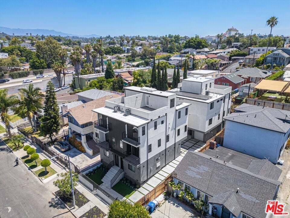 Los Angeles, California, United States 5 - 19128755