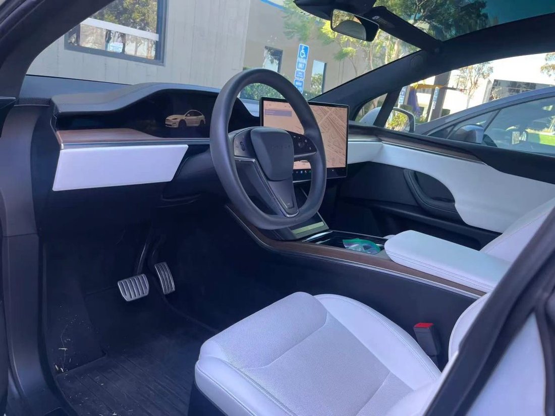 Suv in Costa Mesa, CA, United States 3 - 19127141