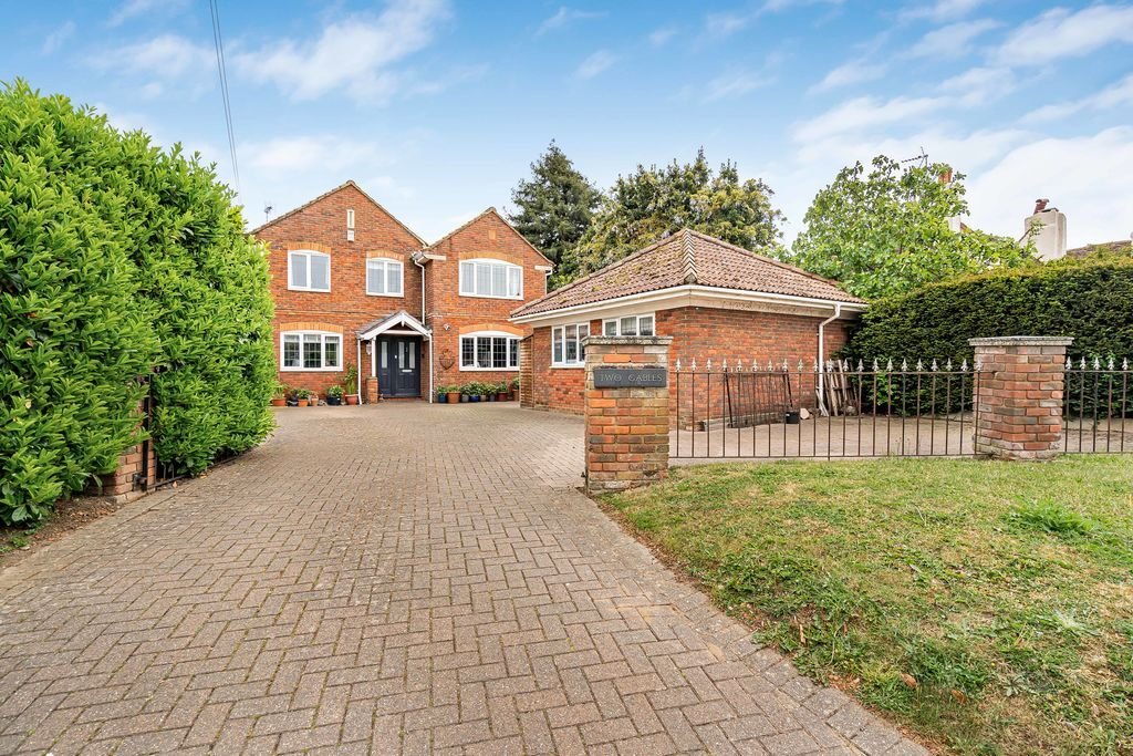 House in Thorpe, England 1 - 19124638