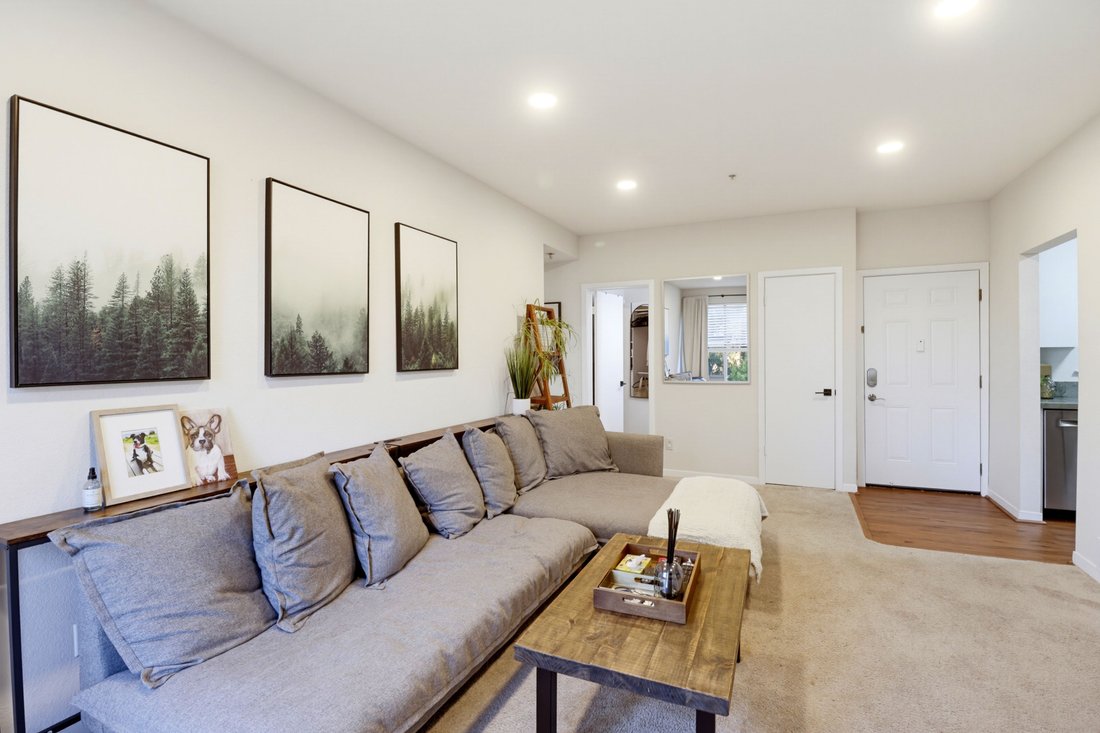 Condo in San Mateo, California, United States 3 - 19135983