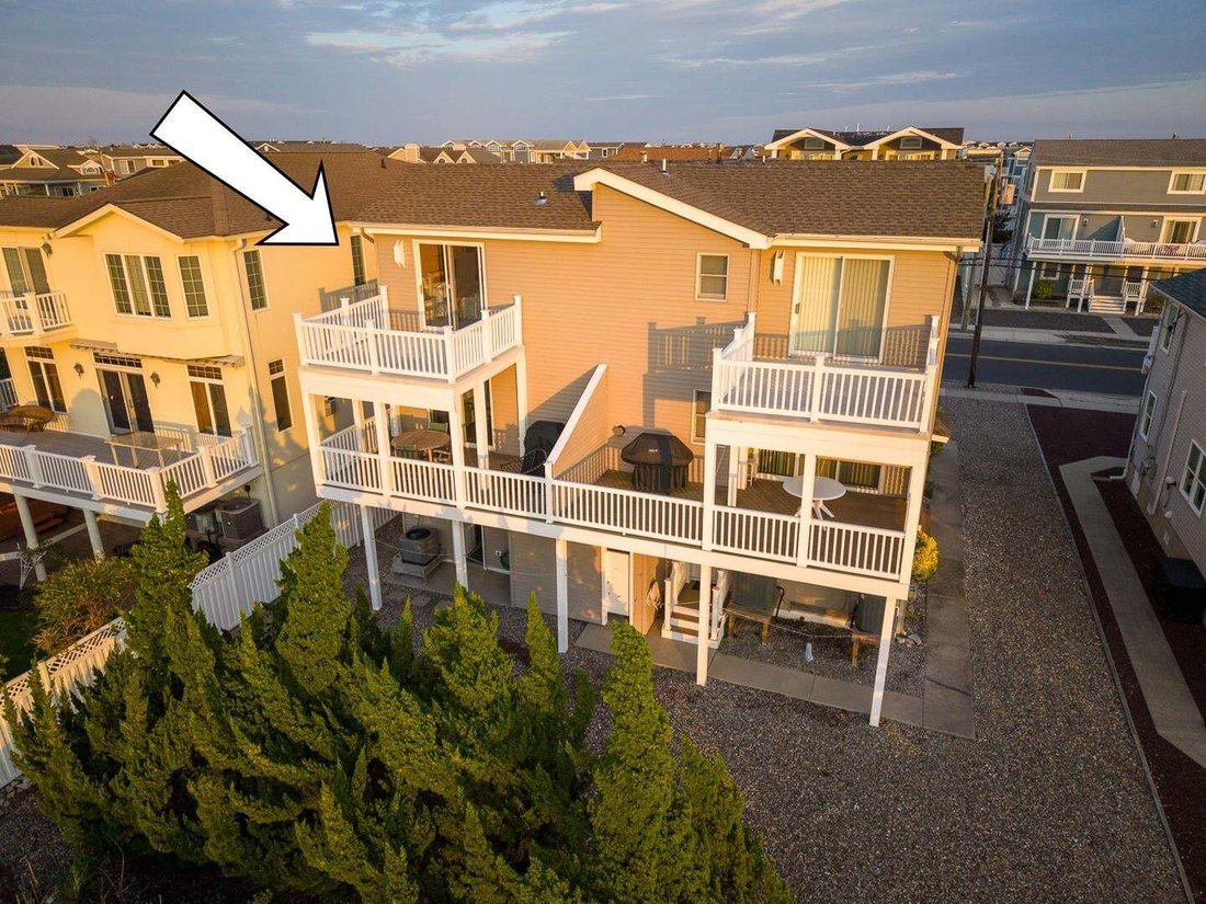 Townhouse in Sea Isle City, New Jersey, United States 4 - 19121455