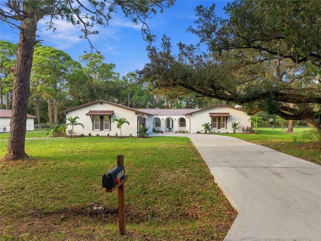 House in Sarasota, Florida, United States 1 - 19132054