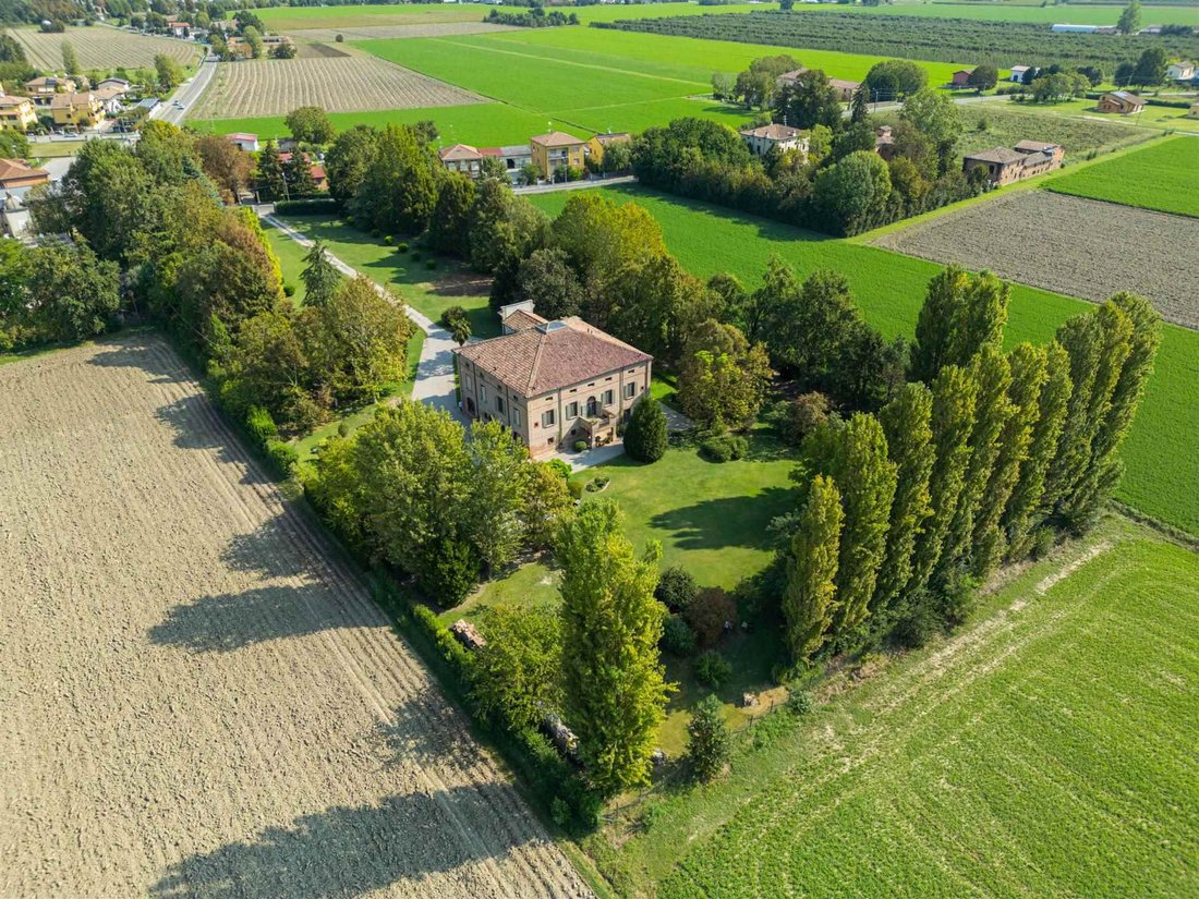 Villa en Medolla, Emilia-Romaña, Italia 4 - 19126087