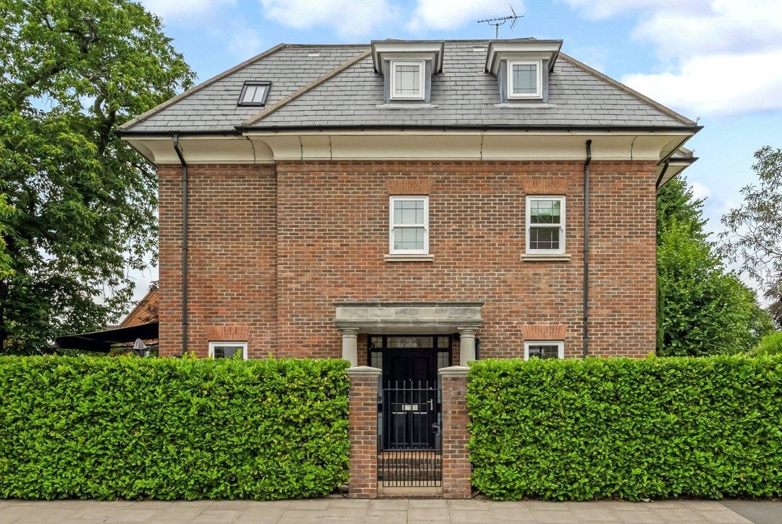 House in Holly Village, Haringey, England 1 - 19134886