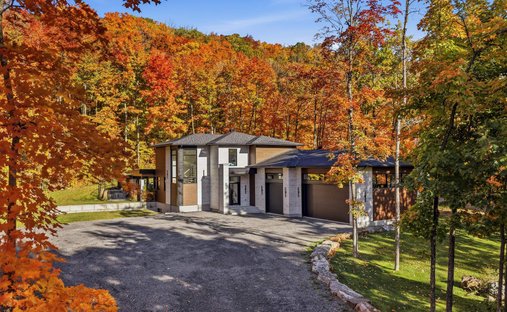 Haus in Sainte-Mélanie, Québec, Kanada 1