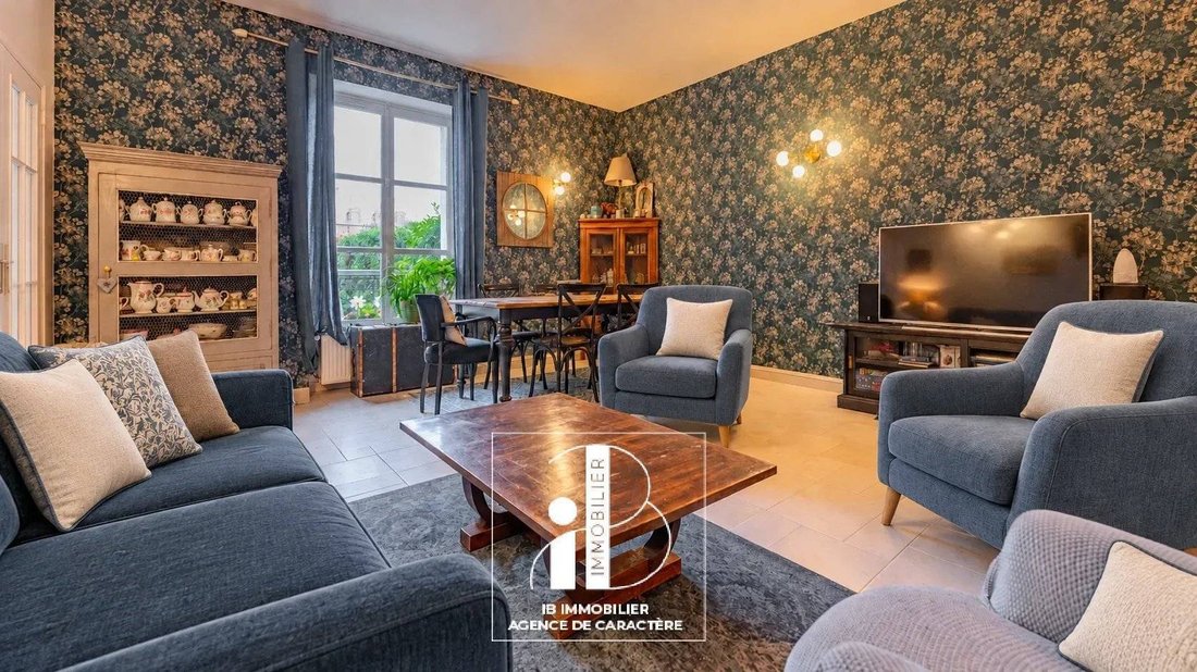 House in Fontainebleau, Ile-de-France, France 3 - 19122702