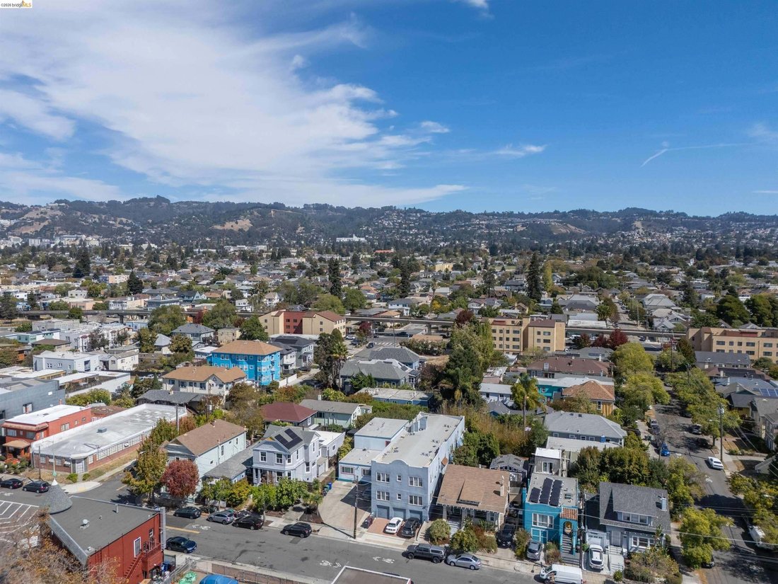 Oakland, California, United States 3 - 19128681