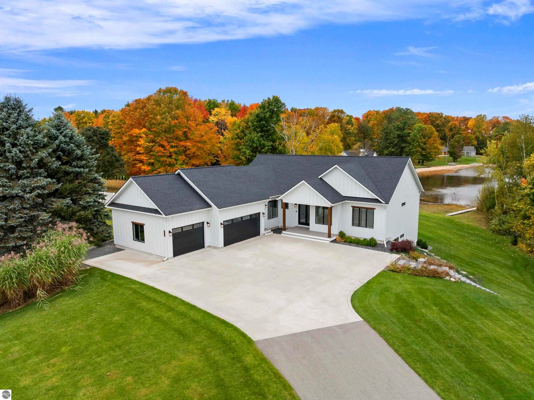 Maison à Traverse City, Michigan, États-Unis 2 - 19136076