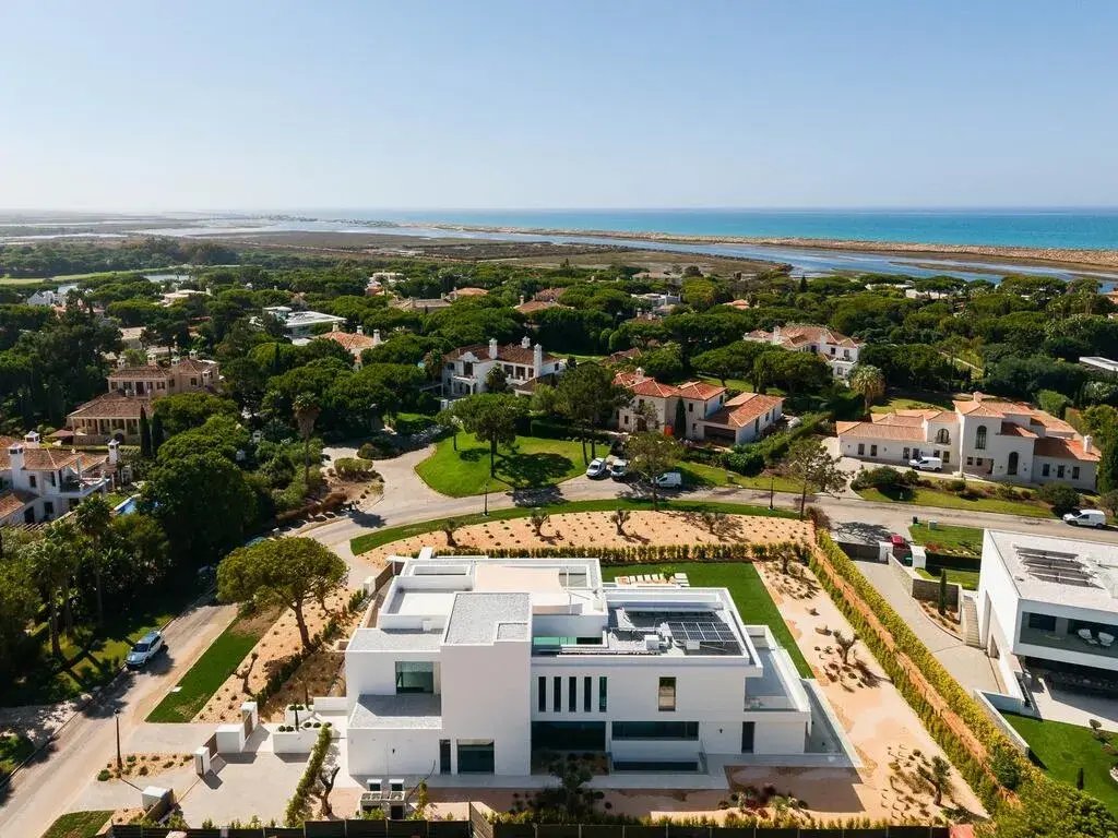 Villa in Quarteira, Algarve, Portugal 2 - 18981343