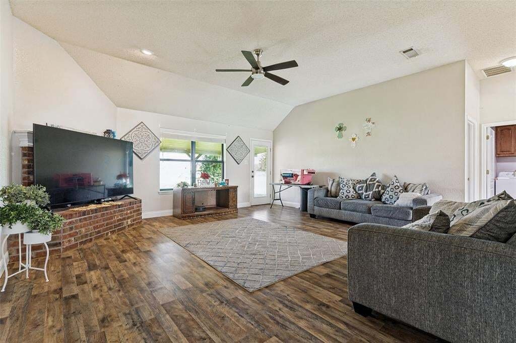 House in Burleson, Texas, United States 4 - 19128640