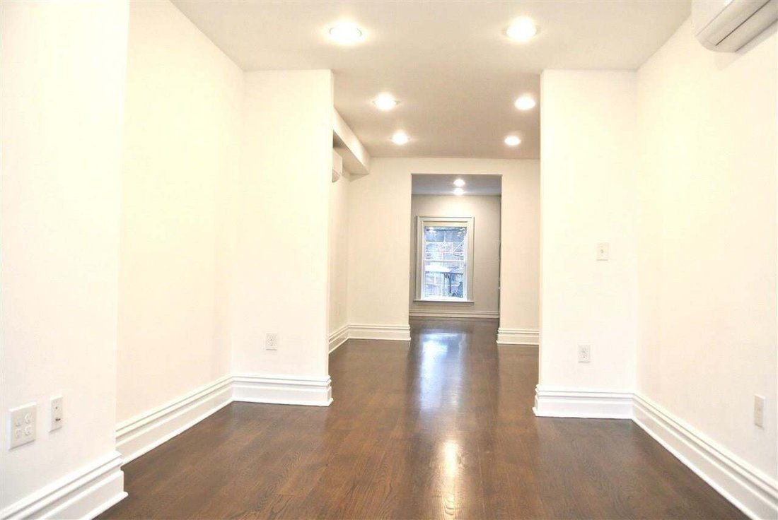 House in Jersey City, New Jersey, United States 2 - 19120669